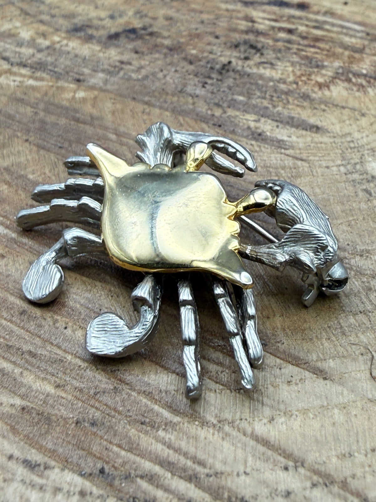 Charming Two-Tone Crab Brooch