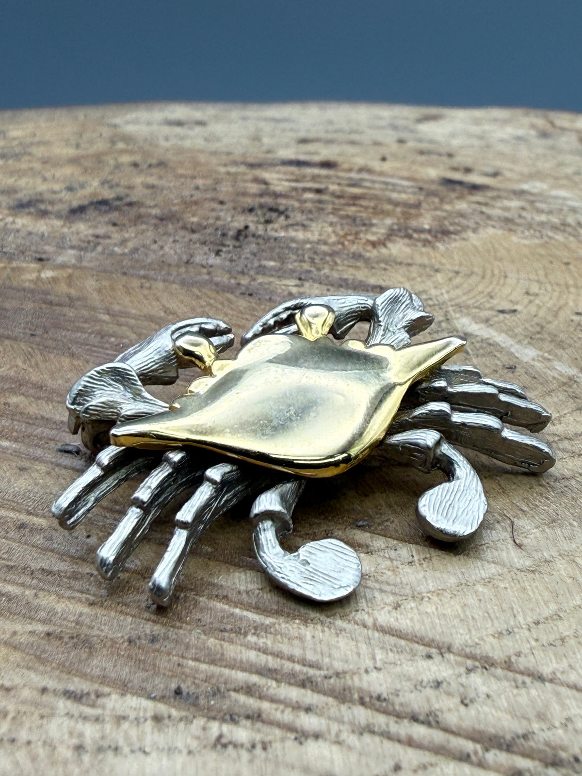 Charming Two-Tone Crab Brooch