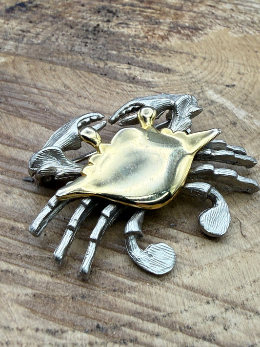 Charming Two-Tone Crab Brooch