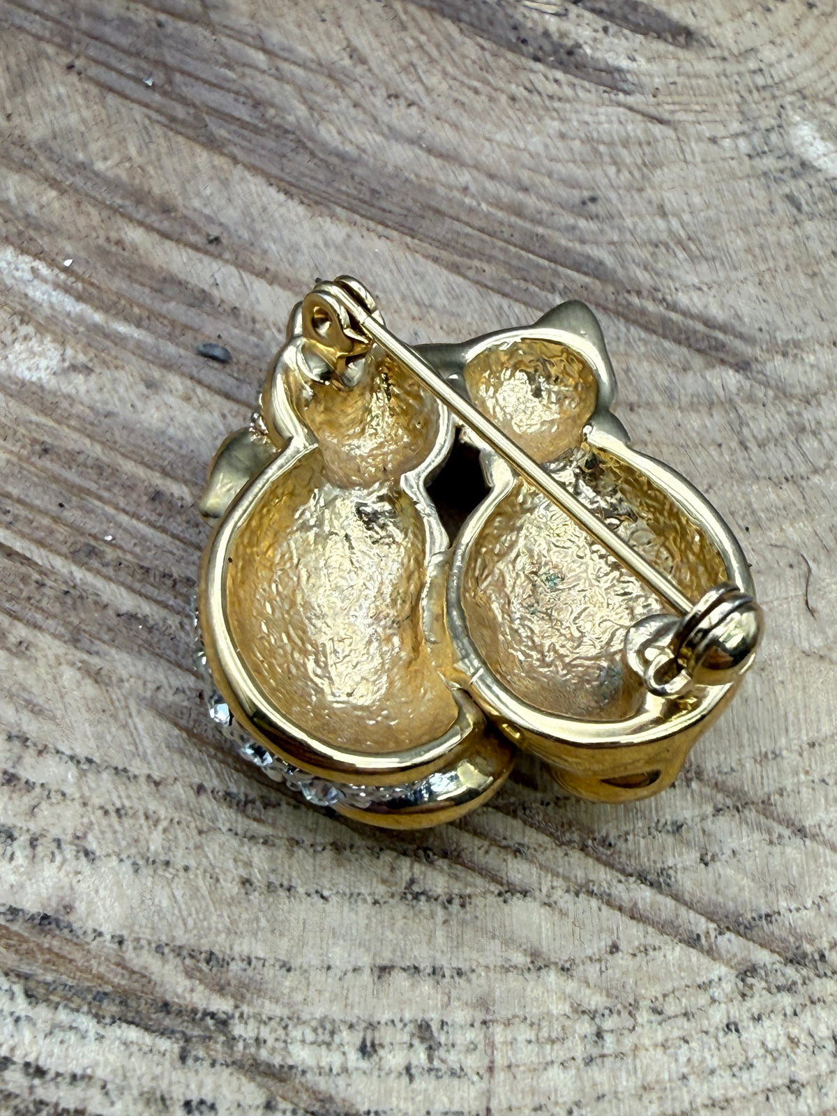 Vintage Two Cats Brooch, Rhinestone and Bow Detail