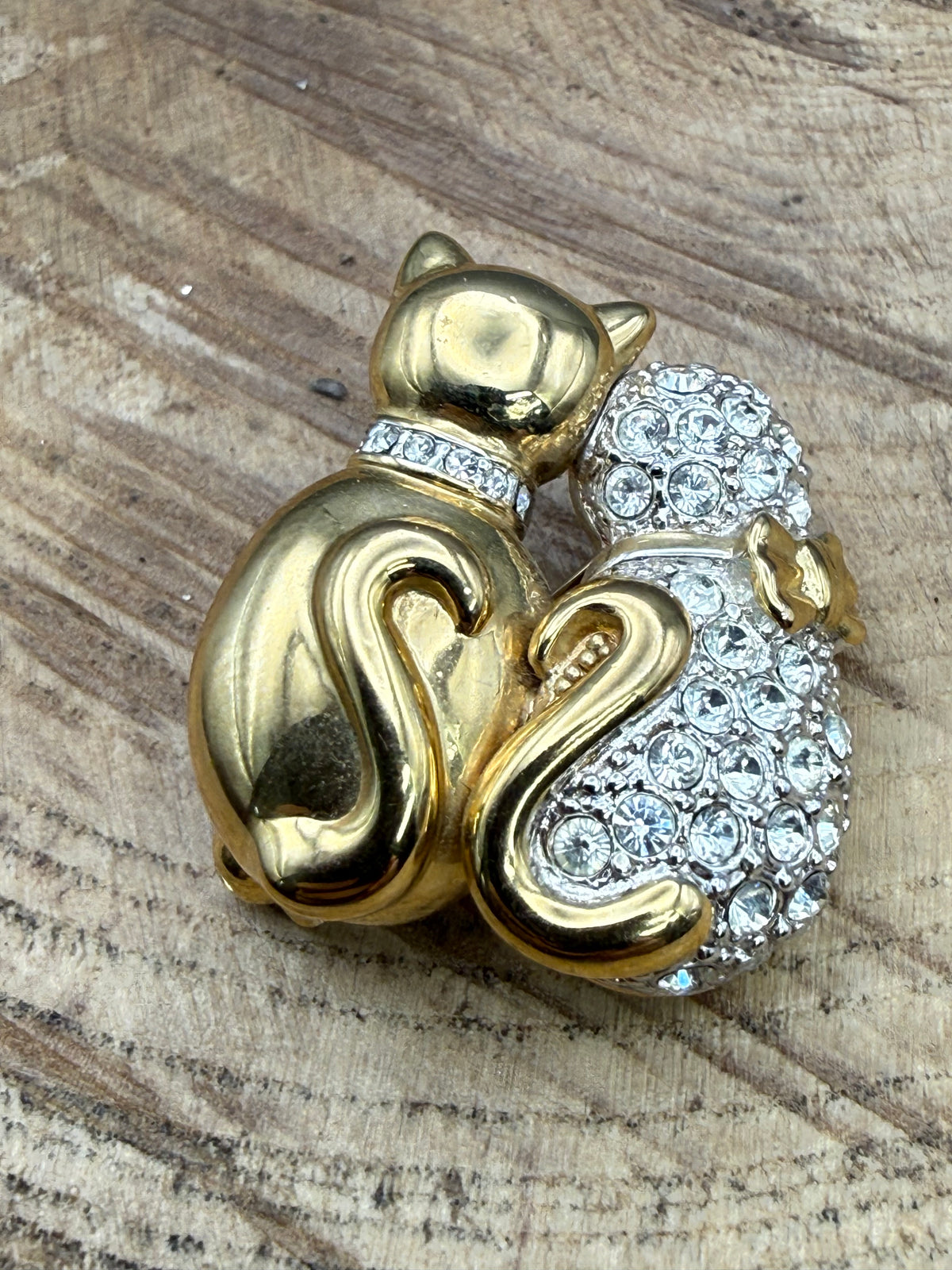 Vintage Two Cats Brooch, Rhinestone and Bow Detail