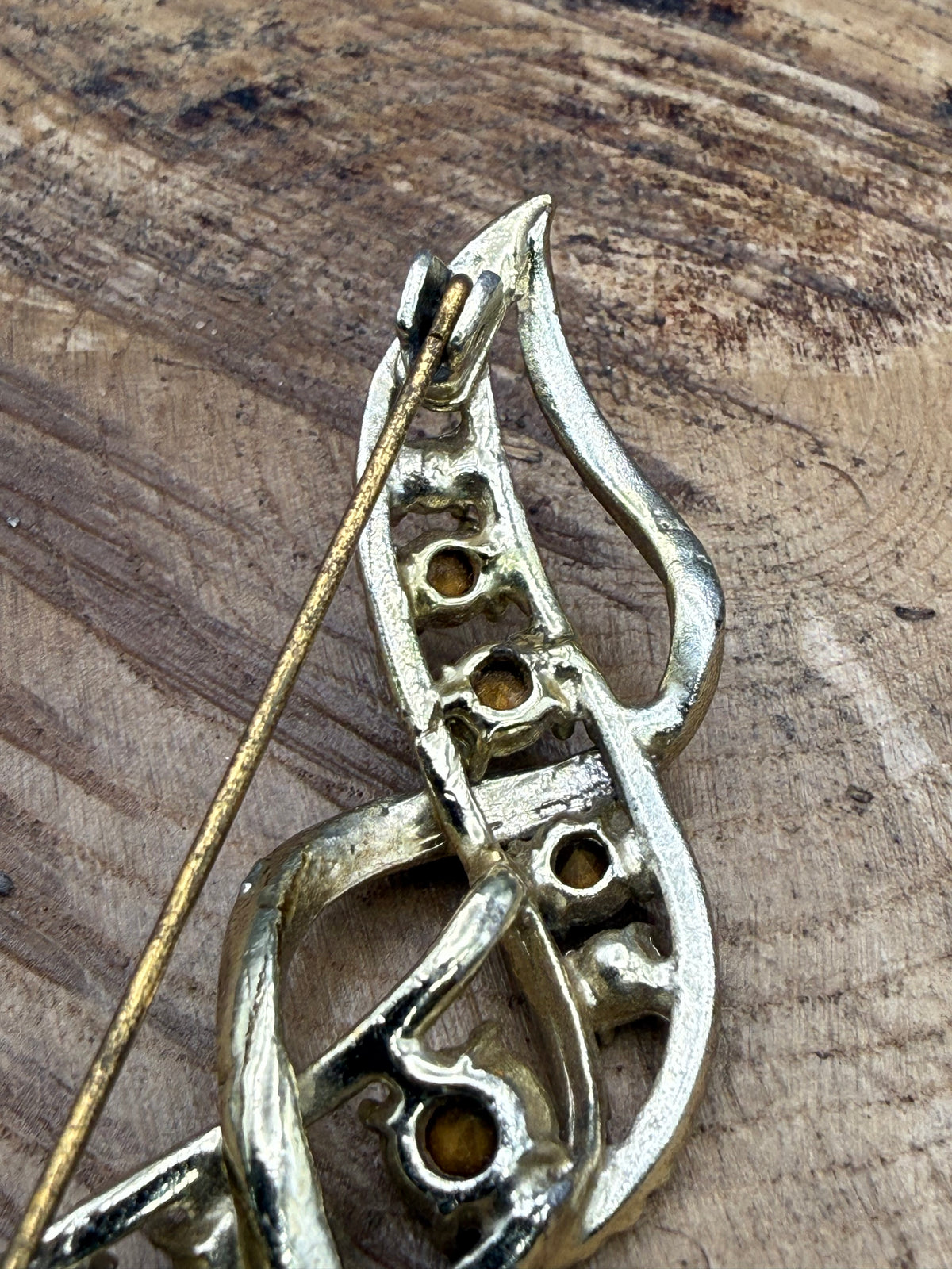 Vintage Ribbon Twist Brooch with Graduated Blue Rhinestones