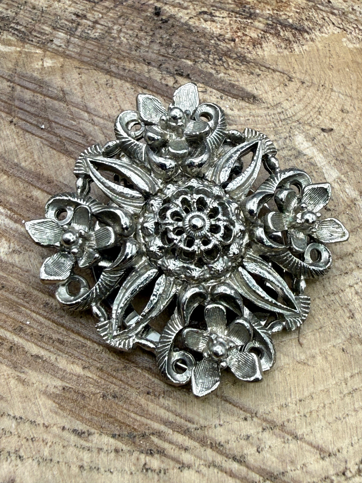 Vintage Symmetrical Floral Scarf Clip
