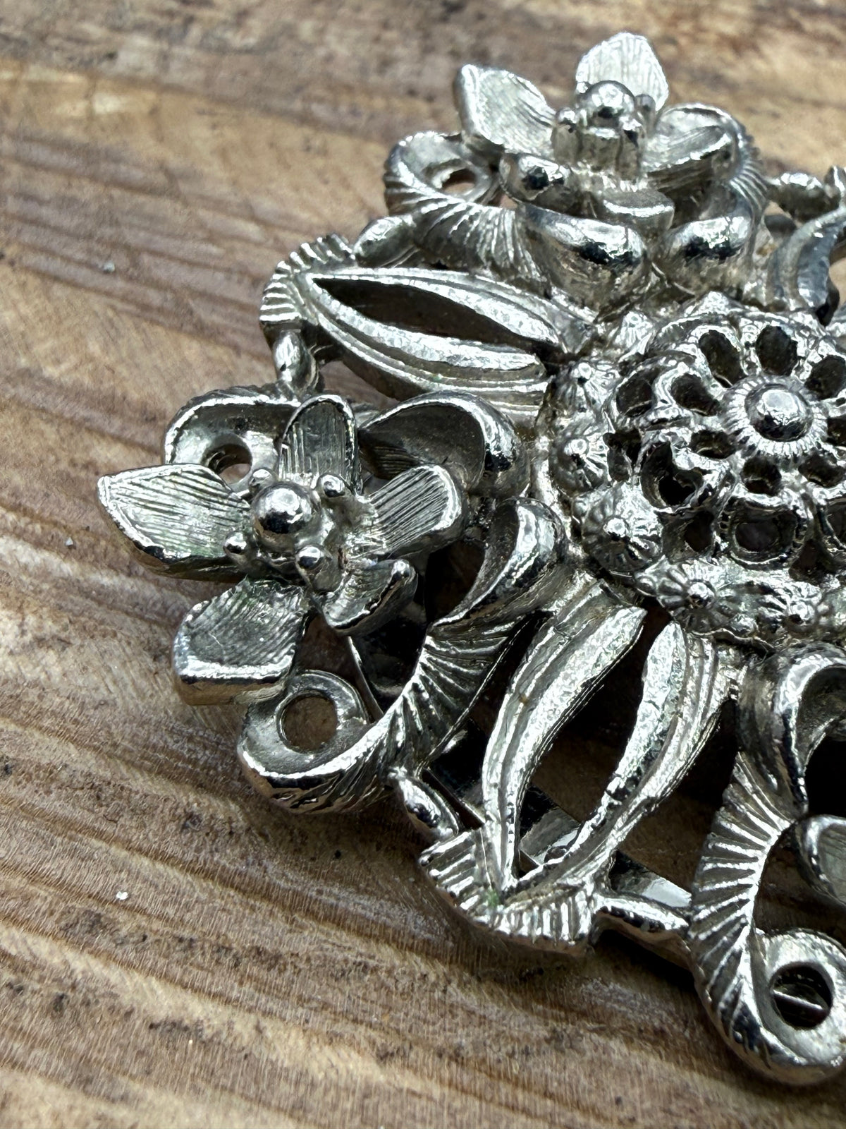 Vintage Symmetrical Floral Scarf Clip