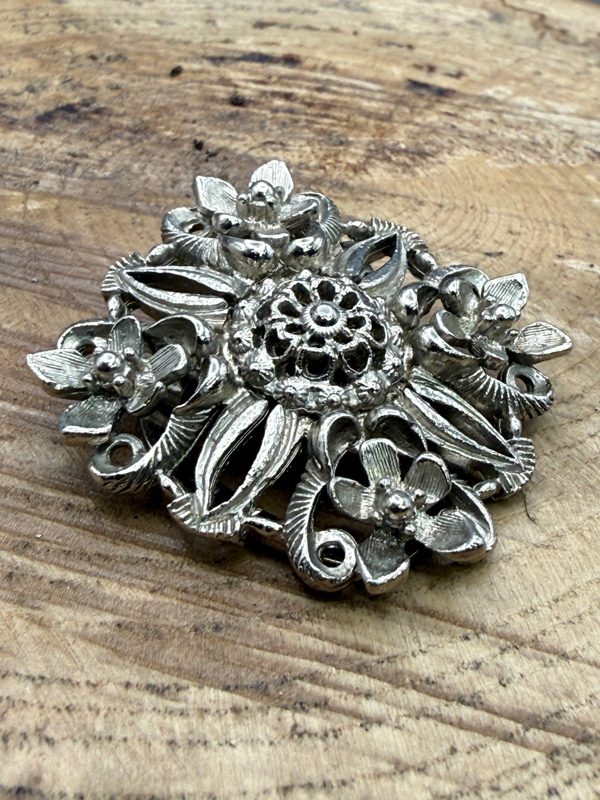 Vintage Symmetrical Floral Scarf Clip
