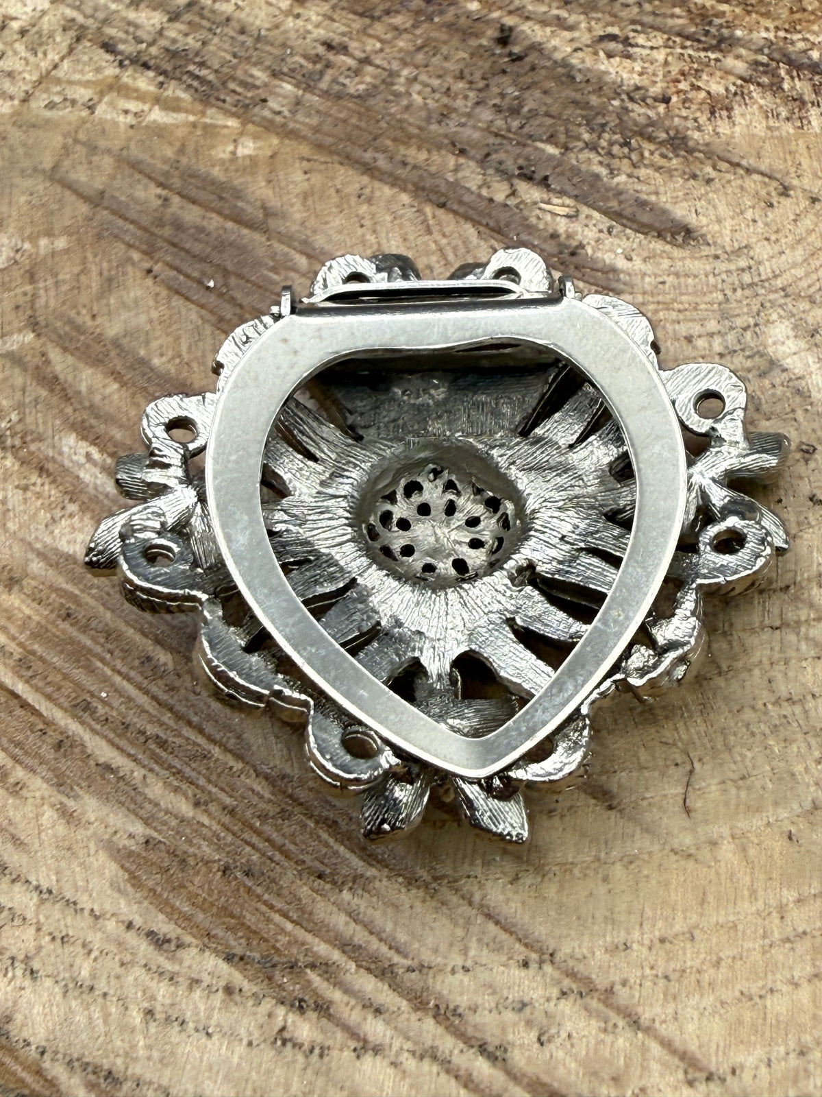 Vintage Symmetrical Floral Scarf Clip