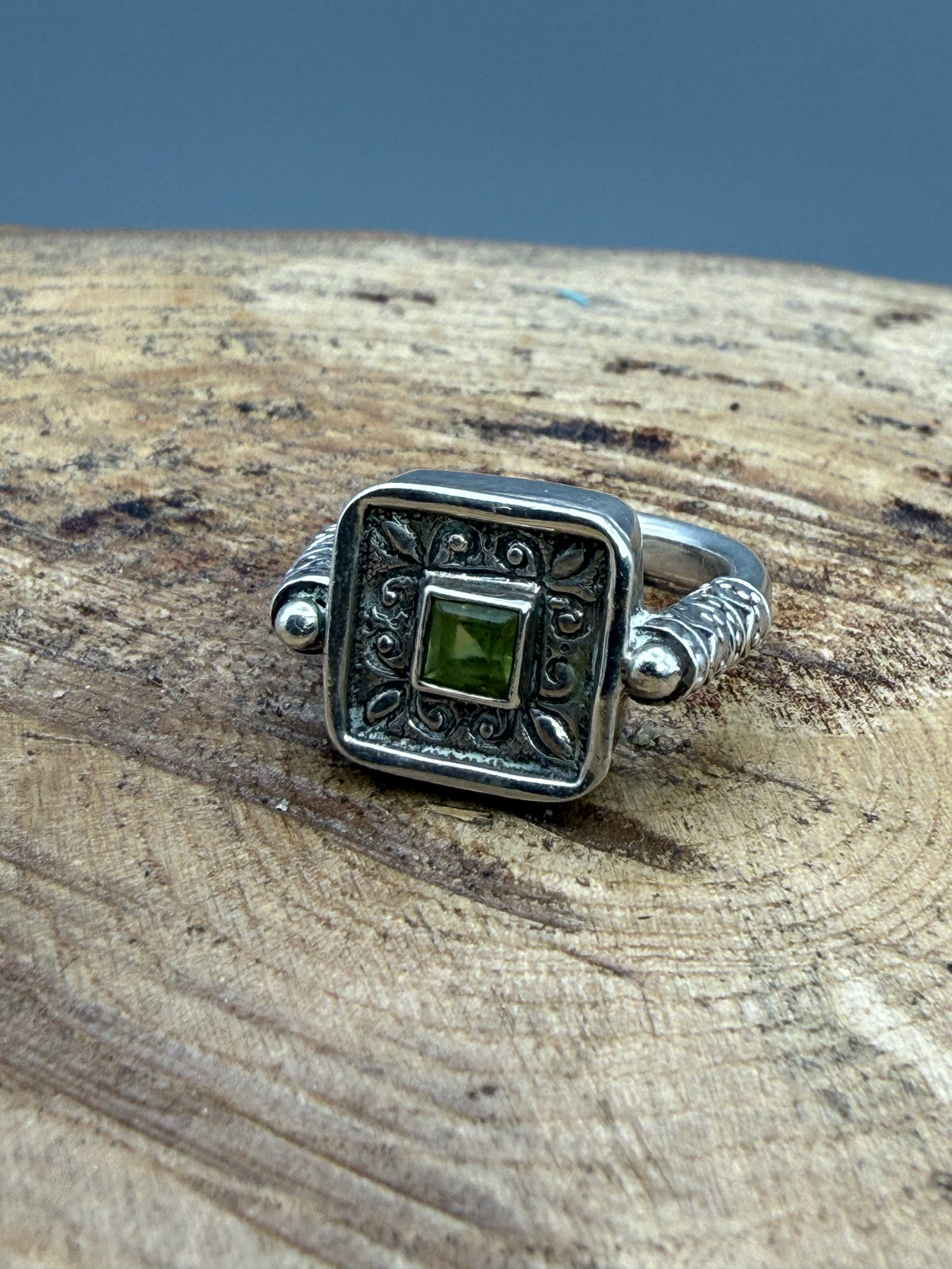 Vintage Balinese Style Silver Peridot Ring