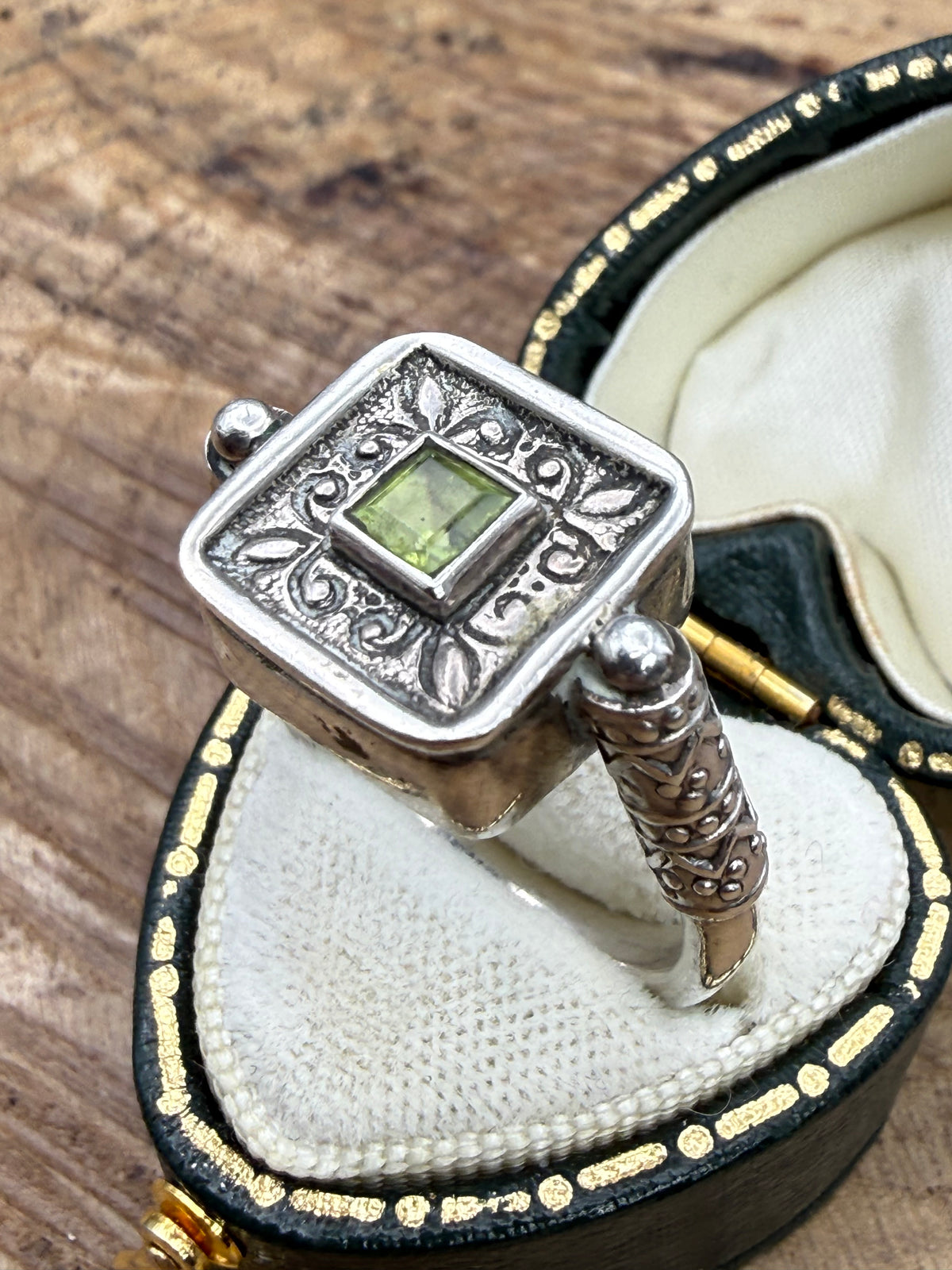 Vintage Balinese Style Silver Peridot Ring