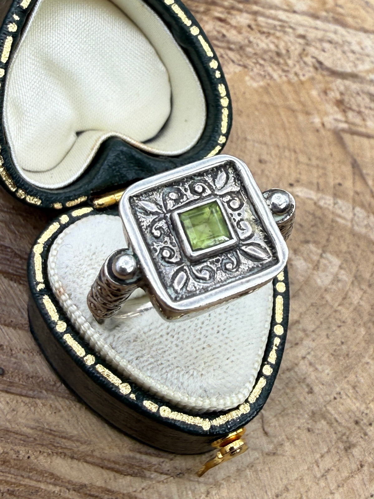Vintage Balinese Style Silver Peridot Ring