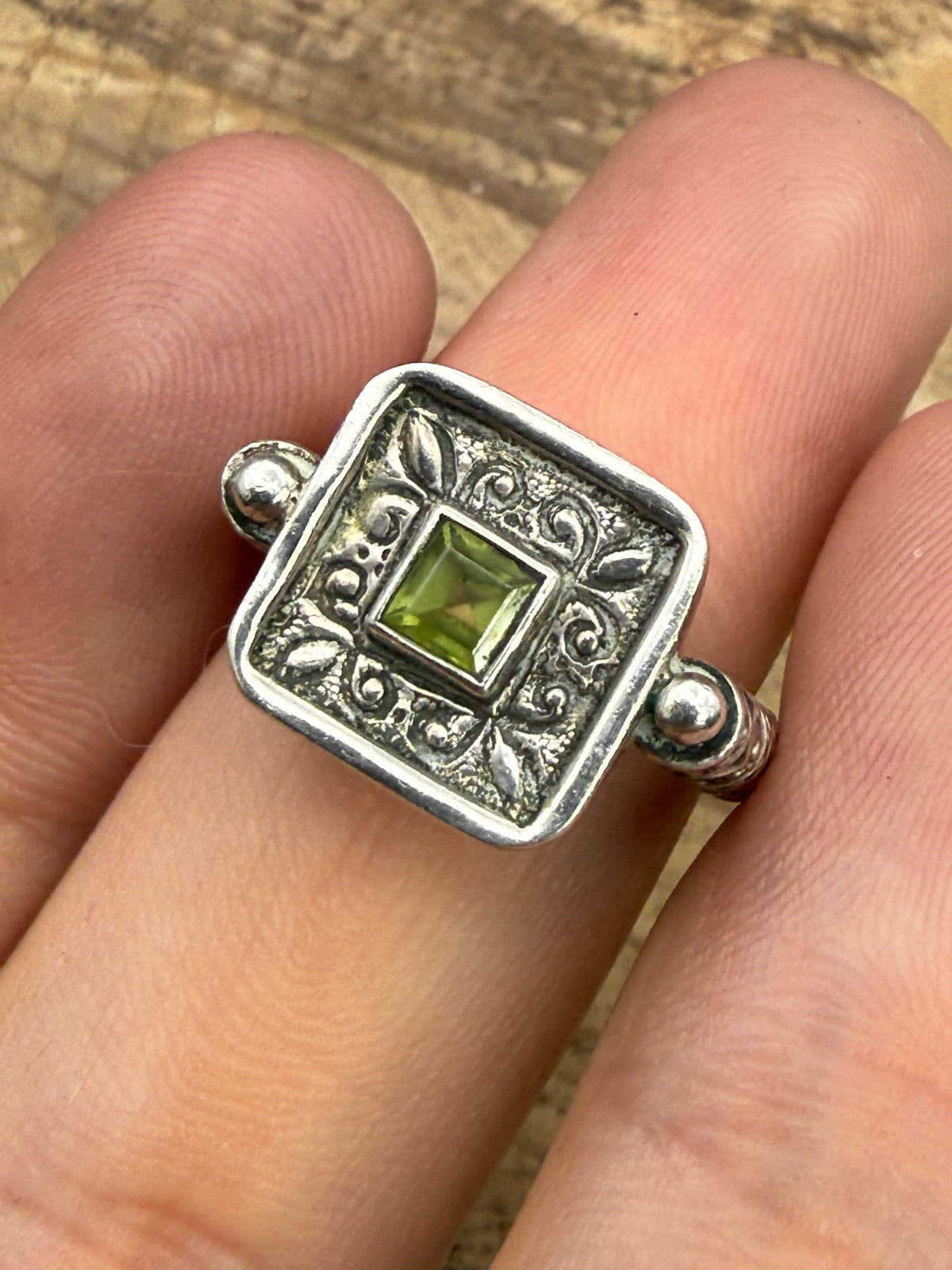 Vintage Balinese Style Silver Peridot Ring
