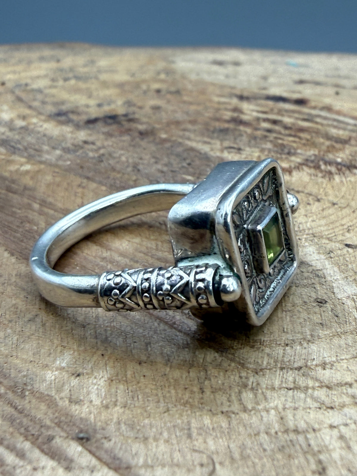 Vintage Balinese Style Silver Peridot Ring