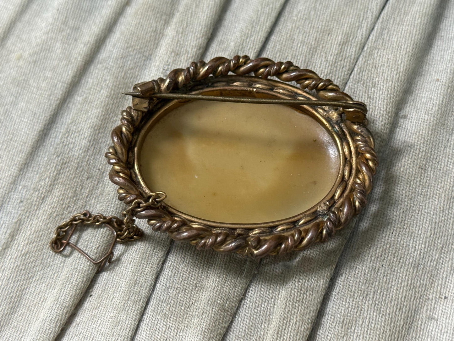 Antique Venus & Cupid Cameo Brooch