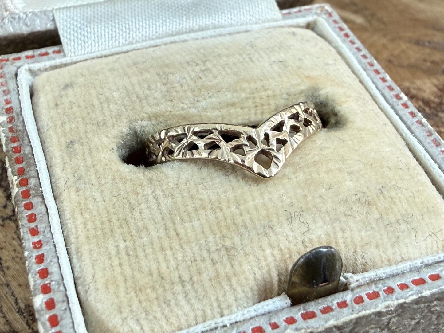 Vintage 9ct Gold Wishbone Latticed Ring