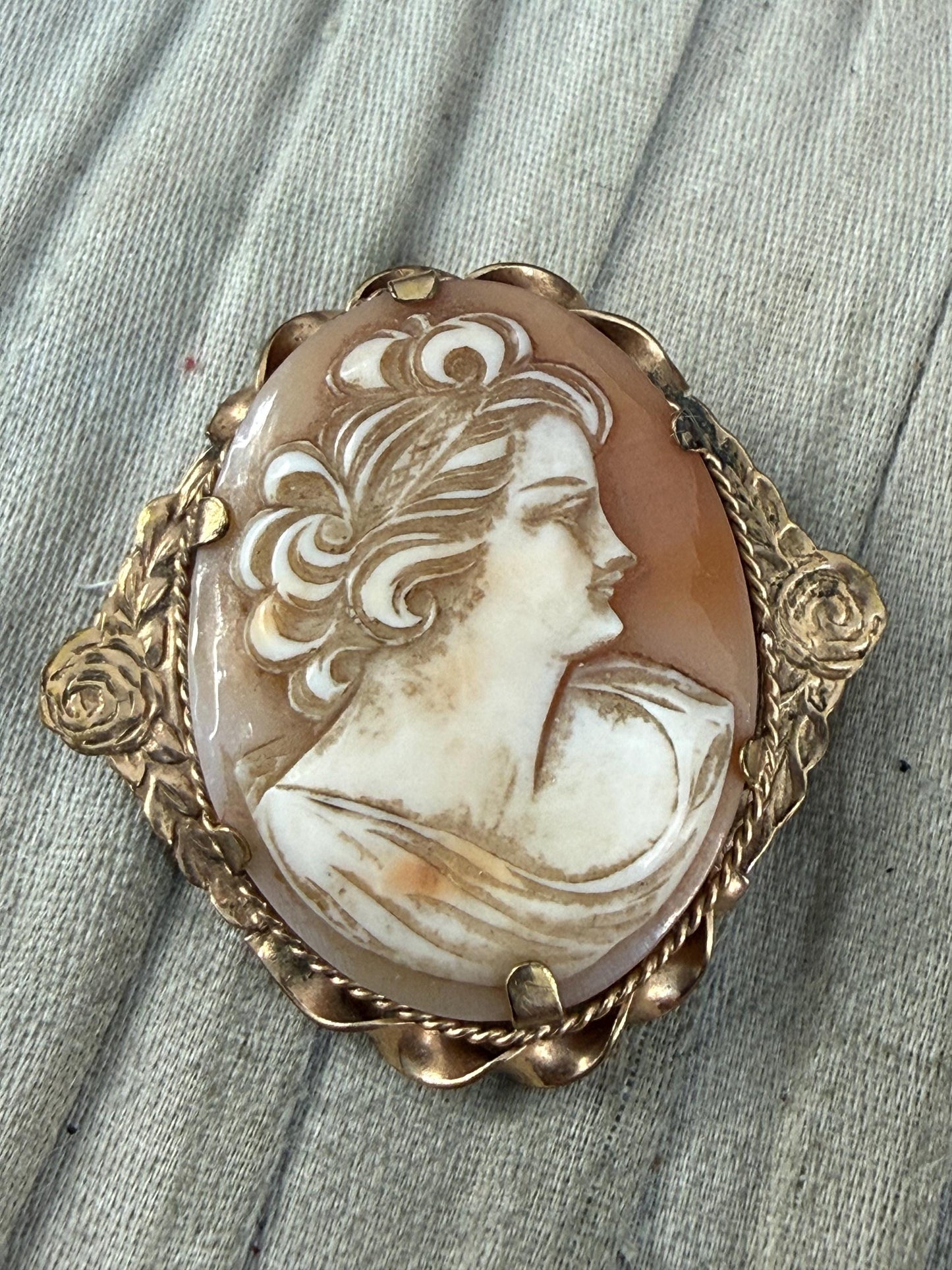 Antique 12ct Rolled Gold Shell Cameo Brooch