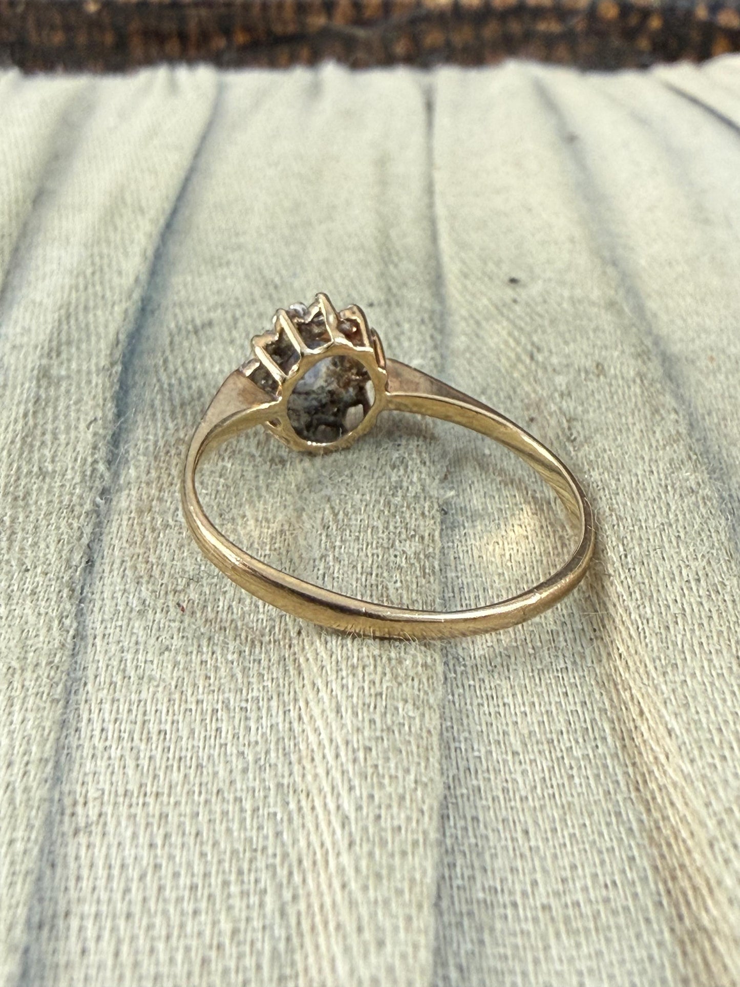 Vintage 9ct Gold Blue Topaz and Spinel Cluster Ring