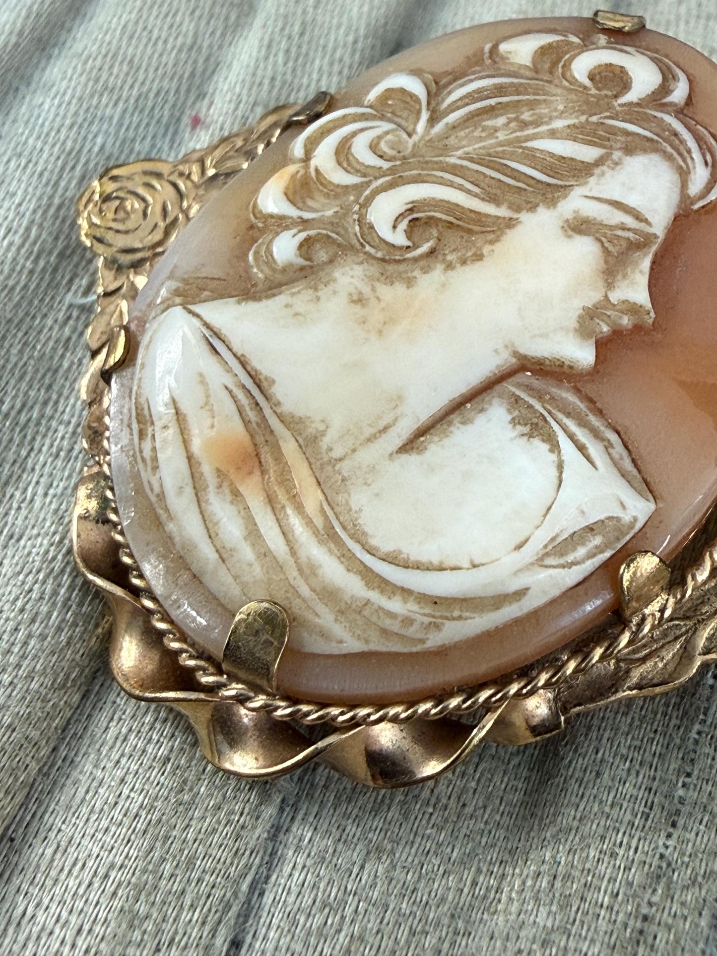 Antique 12ct Rolled Gold Shell Cameo Brooch