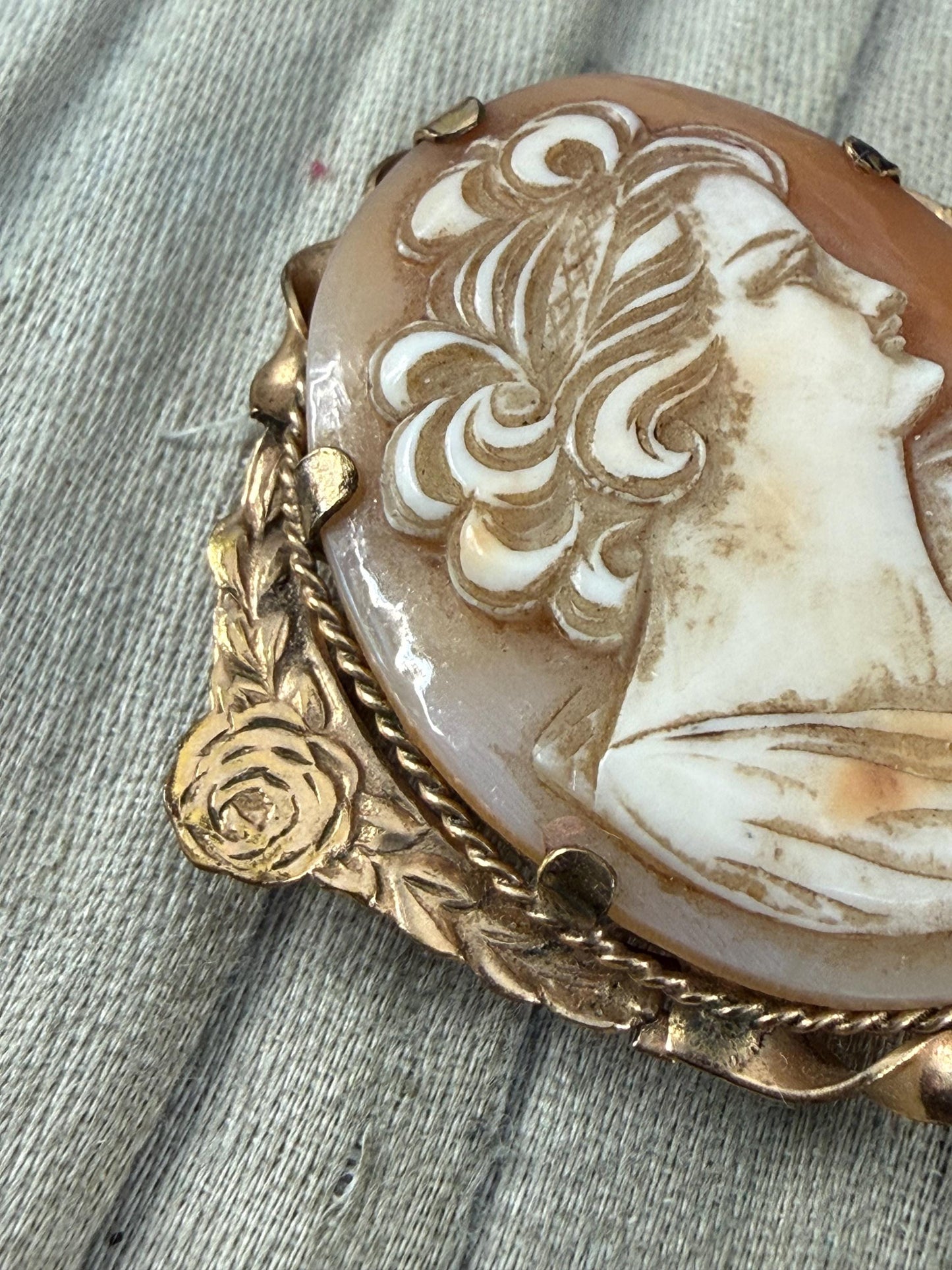 Antique 12ct Rolled Gold Shell Cameo Brooch