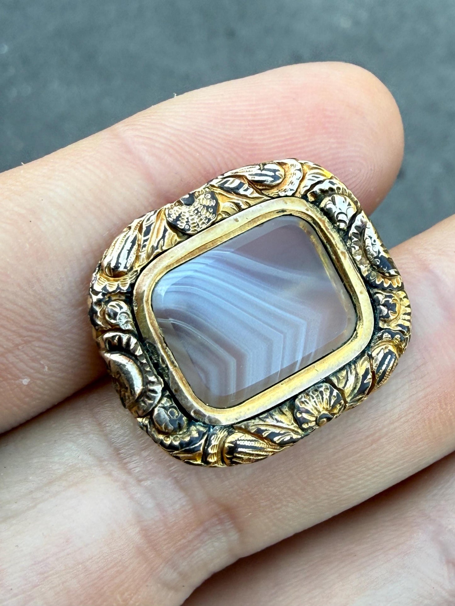Victorian Banded Grey Montrose Agate Brooch