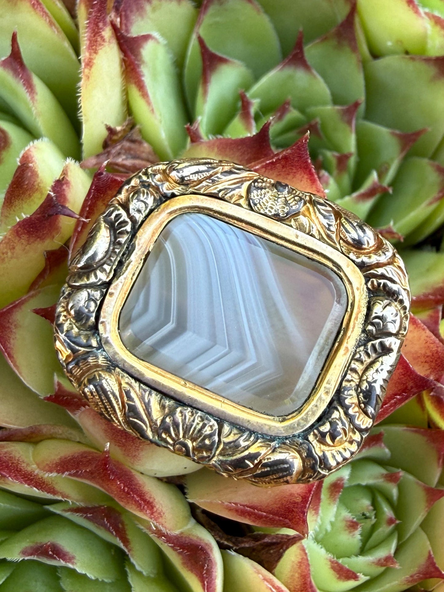 Victorian Banded Grey Montrose Agate Brooch