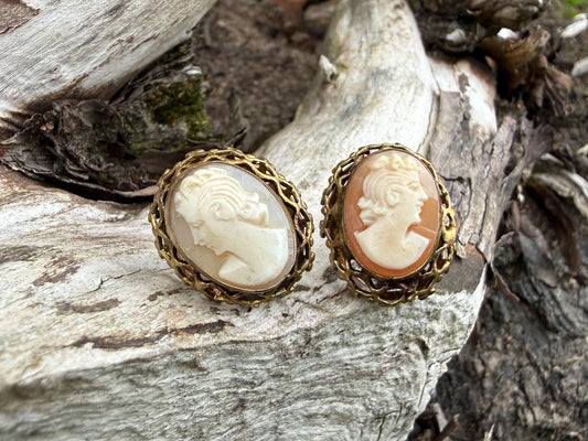 Vintage Cameo Screw Back Shell Earrings